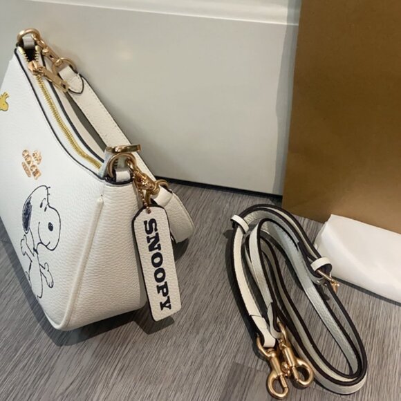 Coach X Peanuts Teri Shoulder Bag With Snoopy - Picture 7 of 10